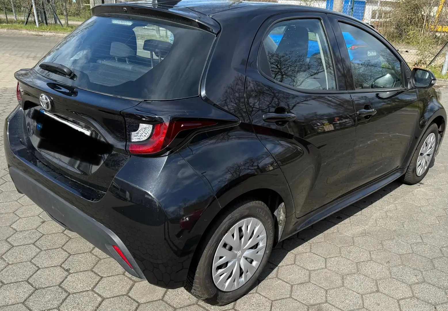 Toyota Yaris Yaris 1.0 VVT-i Schwarz - 2