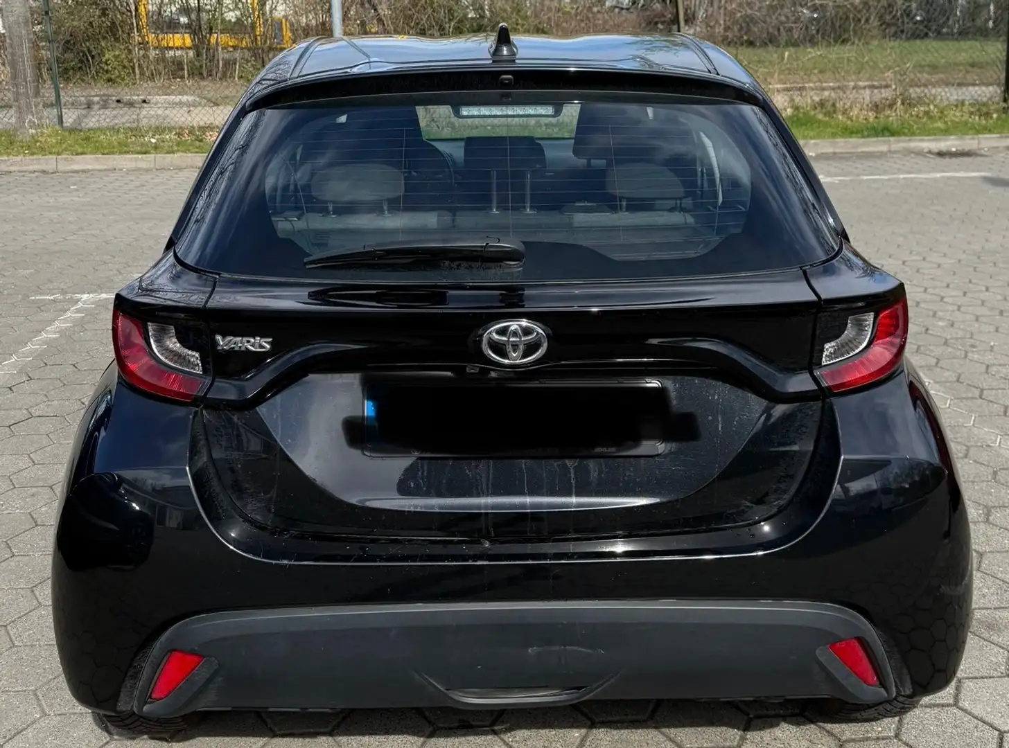 Toyota Yaris Yaris 1.0 VVT-i Schwarz - 1