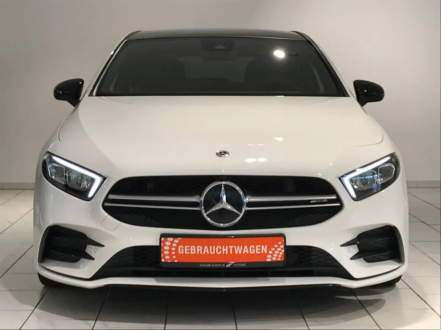 Mercedes-Benz A 35 AMG 4Matic LED KAM NAV PANO SOUND Wit - 2