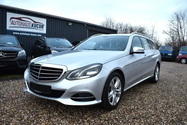 Mercedes-Benz E 220 E T-Modell E 220 CDI BlueEfficiency