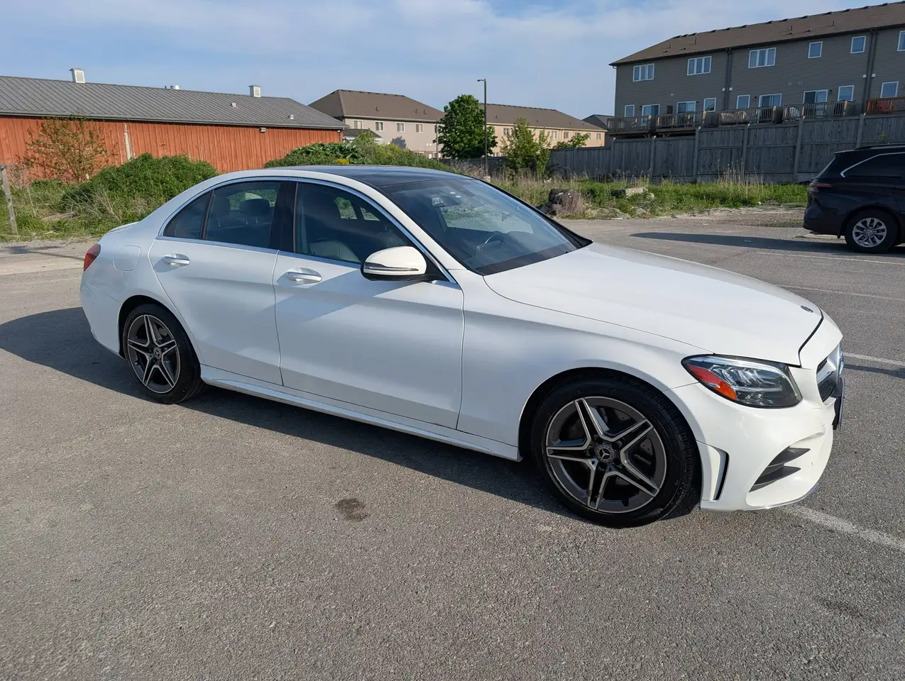Mercedes-Benz C-Class снимка Mercedes-Benz C-Class