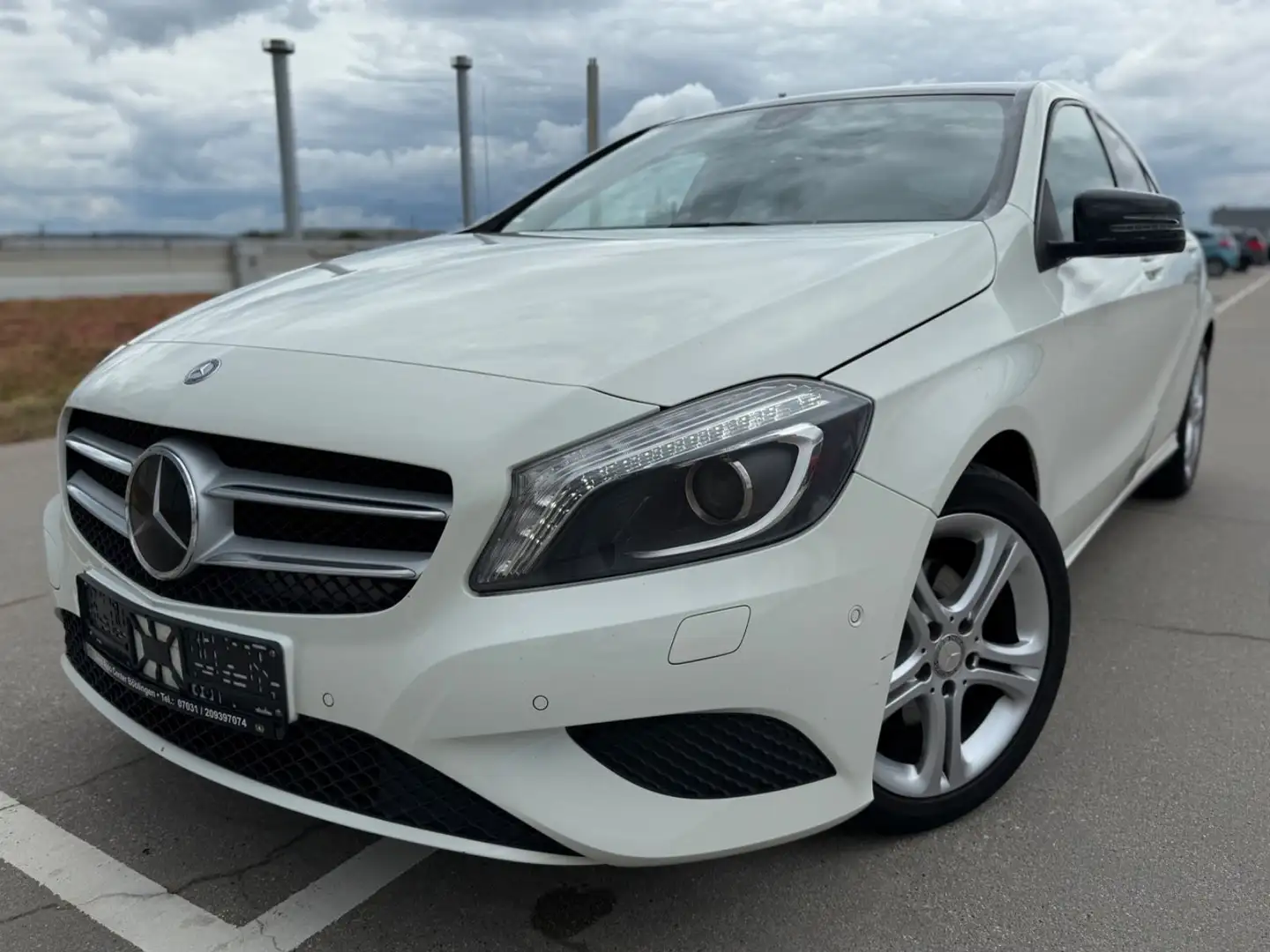 Mercedes-Benz A 200 CDI*AUTOMATIK*XENON*LEDER*AHK*NAVI*ASSIS Weiß - 1