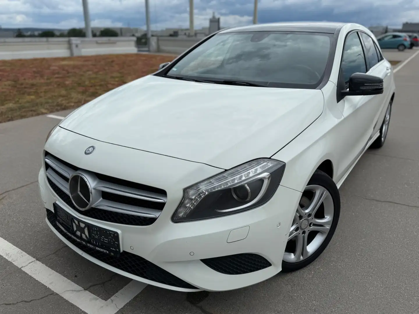Mercedes-Benz A 200 CDI*AUTOMATIK*XENON*LEDER*AHK*NAVI*ASSIS Weiß - 2