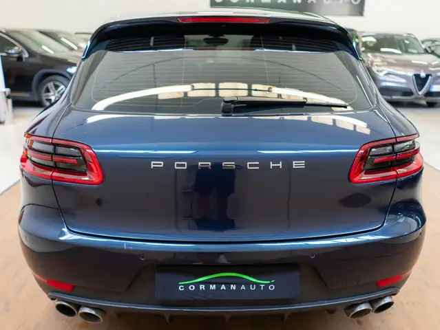 Porsche Macan view 4