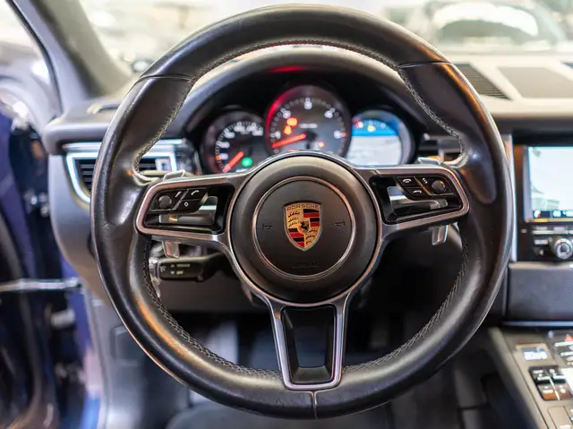 Porsche Macan view 10