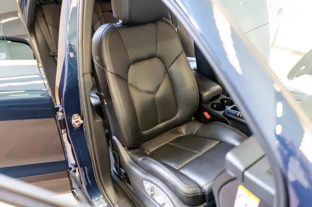 Porsche Macan view 12
