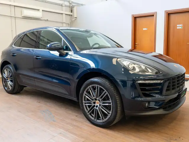 Porsche Macan view 6