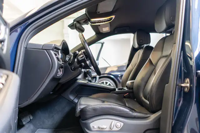 Porsche Macan view 9