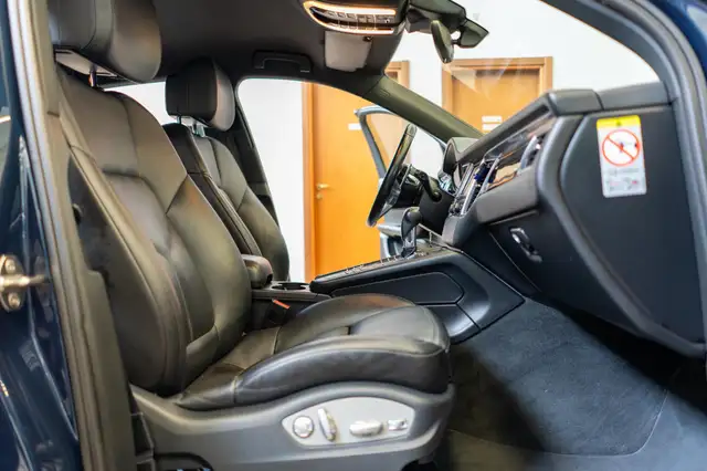 Porsche Macan view 14