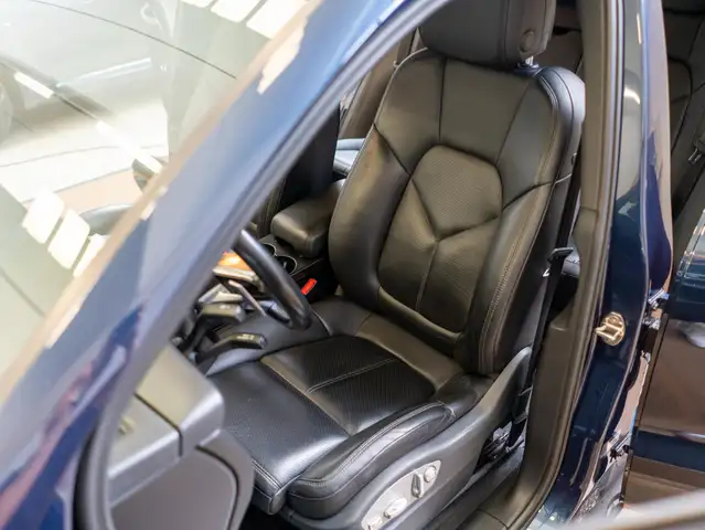 Porsche Macan view 8