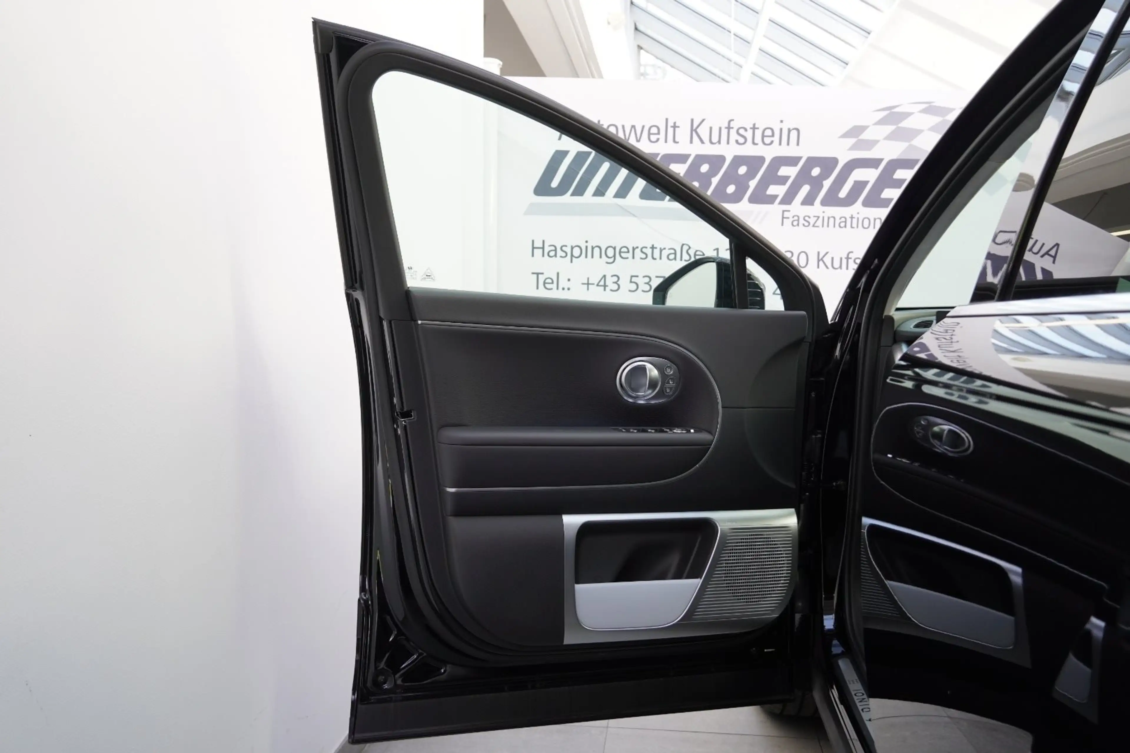 Hyundai IONIQ 9 Calligraphy 110 kWh 4WD — photo 13