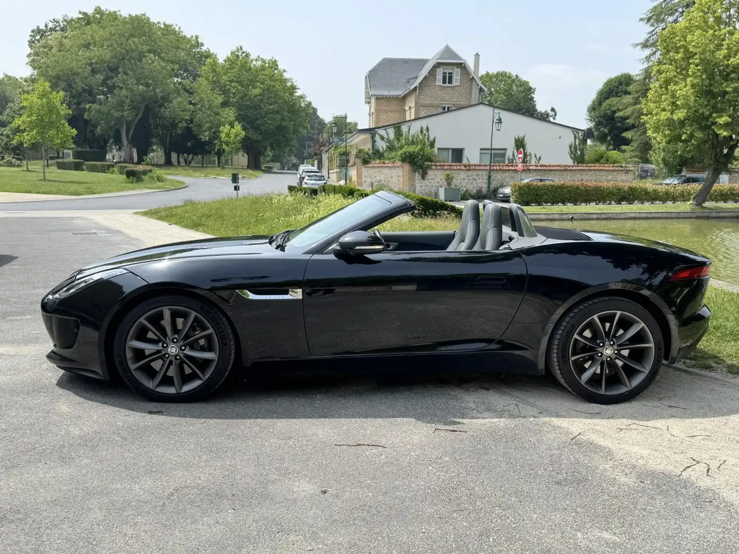 Jaguar F-Type F-Type Cabriolet 3.0i V6 - BVA Quickshift - Stop/S Noir - 2