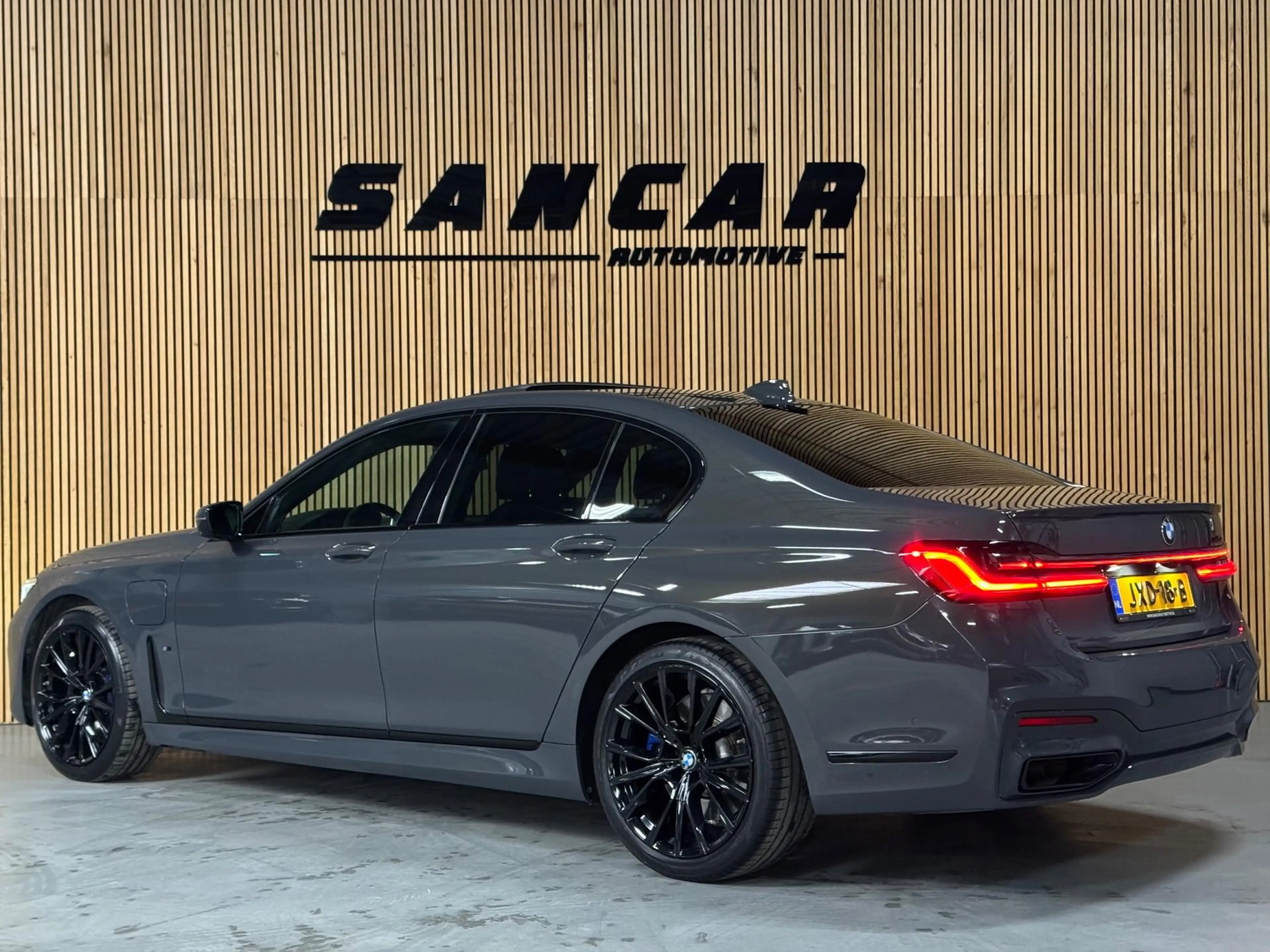 BMW 745 7-serie 745e High Executive — photo 3