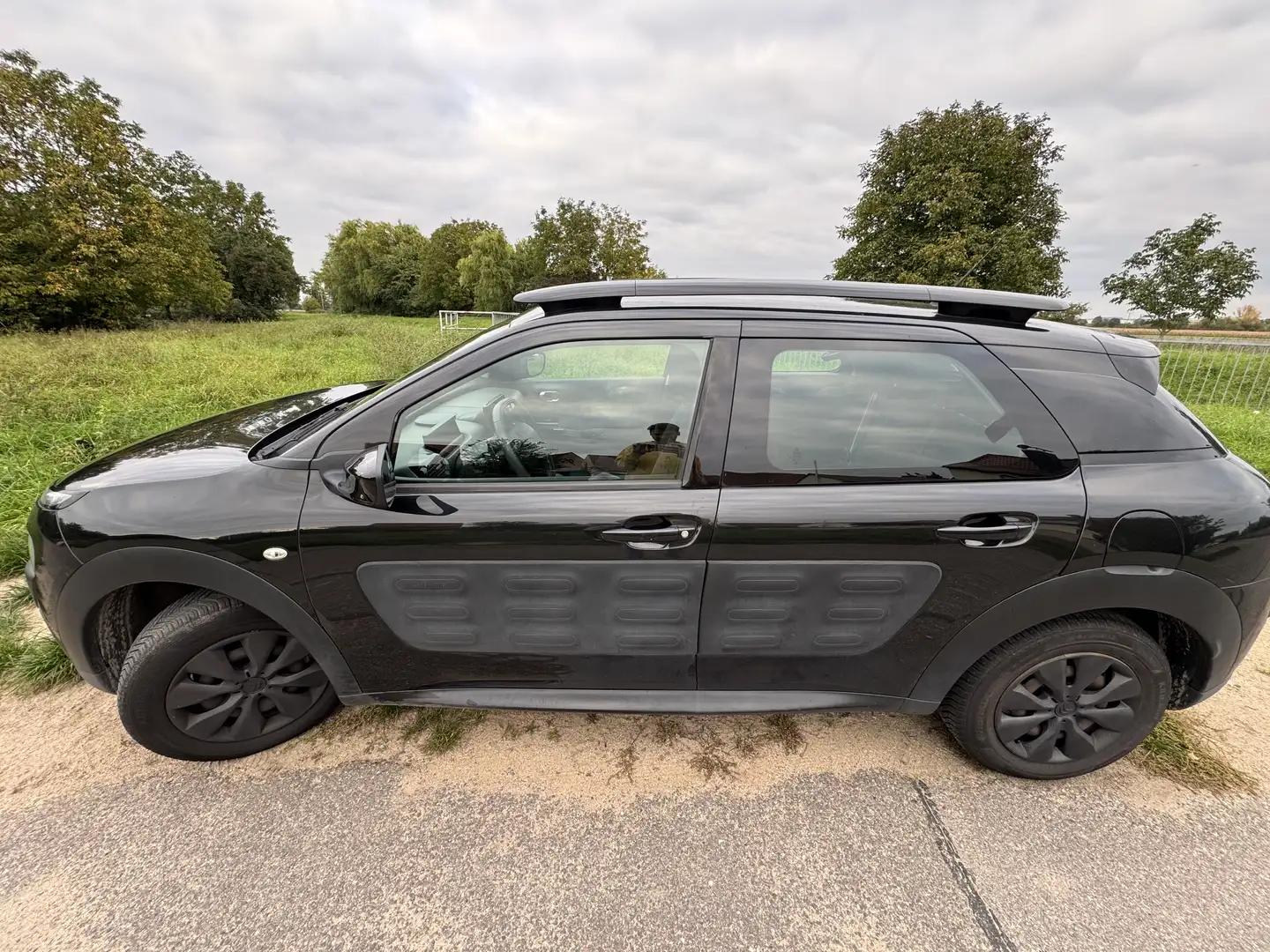 Citroen C4 Cactus C4 Cactus Pure Tech 82 Feel Schwarz - 2