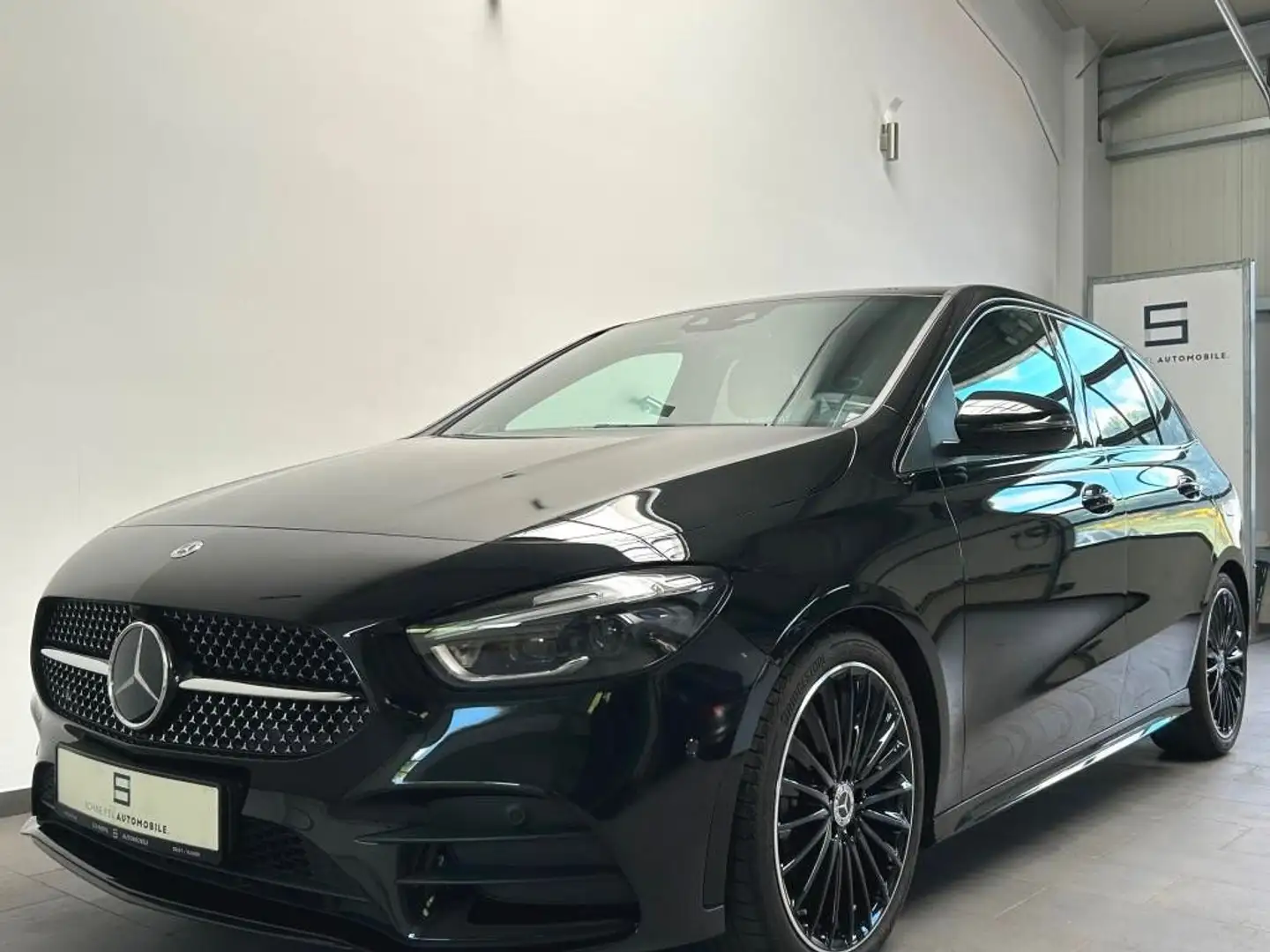 Mercedes-Benz B 200 AMG line BurmesterLED Panorama Soundsystem Noir - 1
