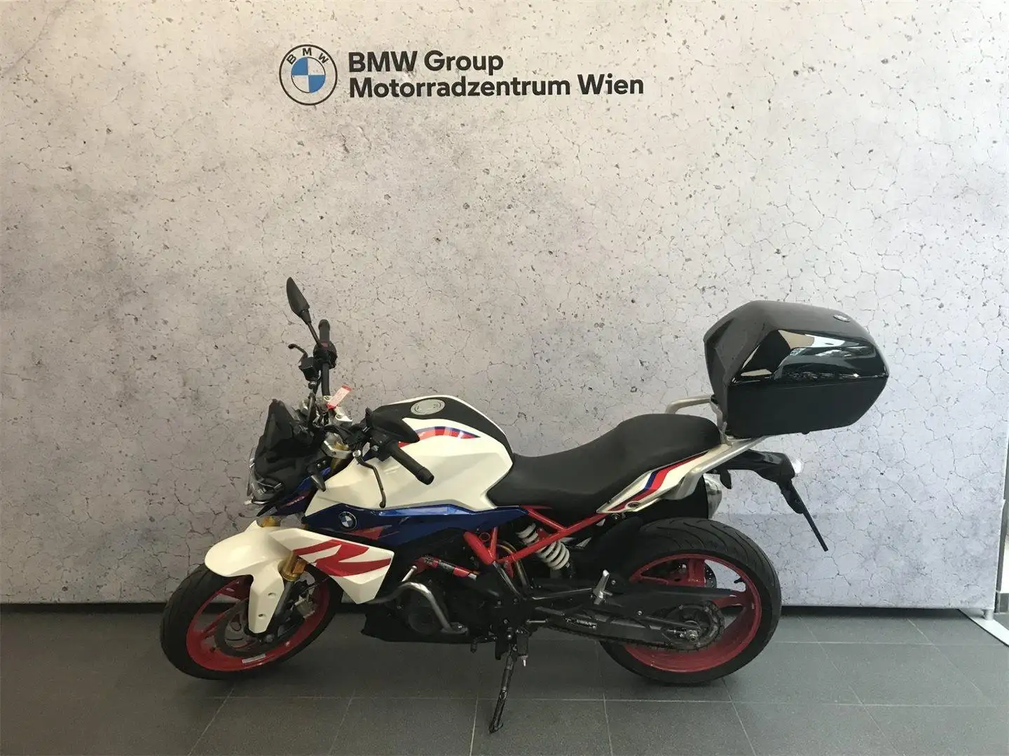BMW G 310 R White - 1