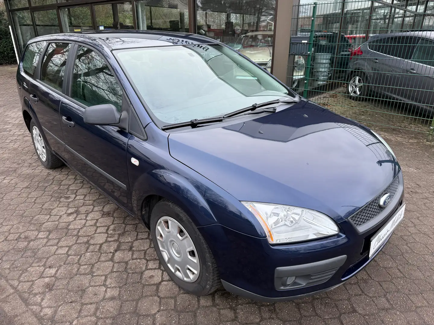 Ford Focus Turnier 1.6 16V Trend *nur 98 TKM*HU a.W. neu* Blau - 1