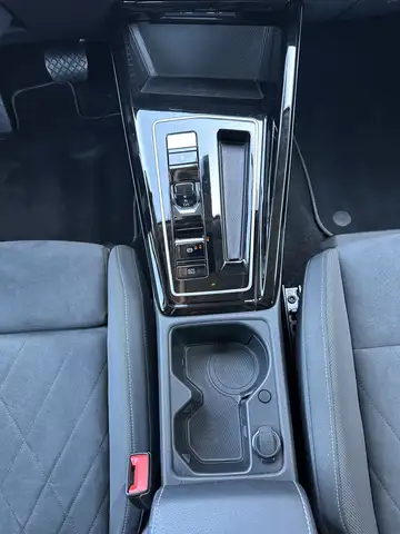 Volkswagen Golf view 14