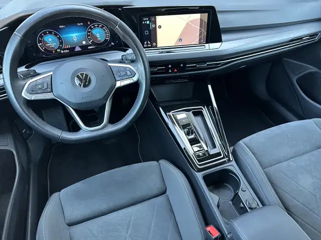 Volkswagen Golf view 12