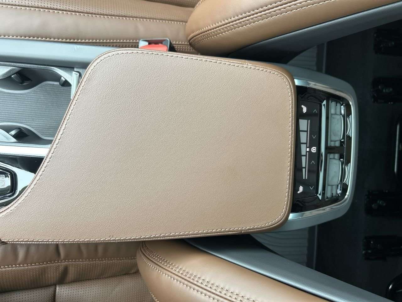 2025 Volvo XC90 Ultra Bright Theme Local | Accident-Free | HUD | P thumb 29