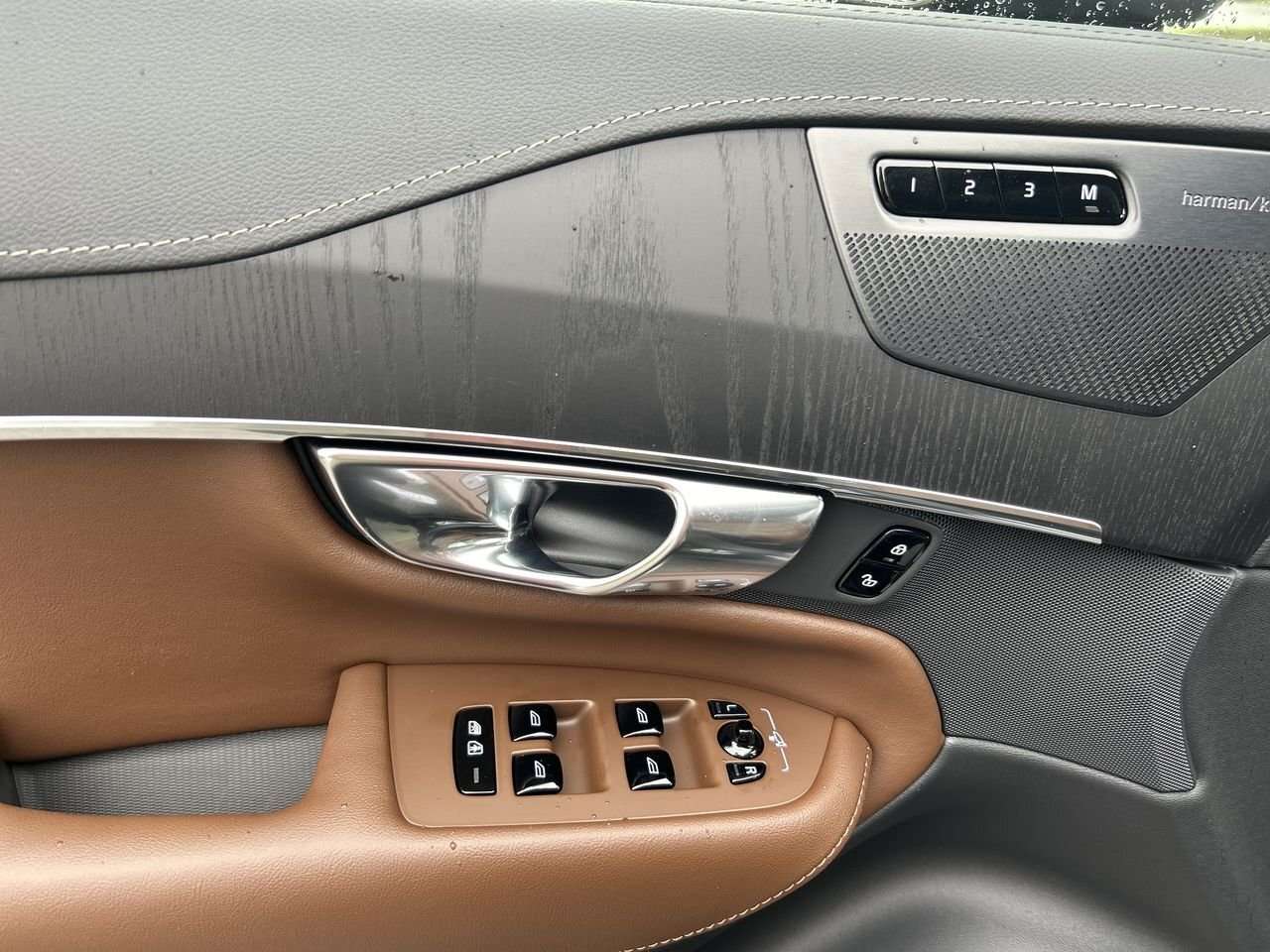 2025 Volvo XC90 Ultra Bright Theme Local | Accident-Free | HUD | P thumb 21