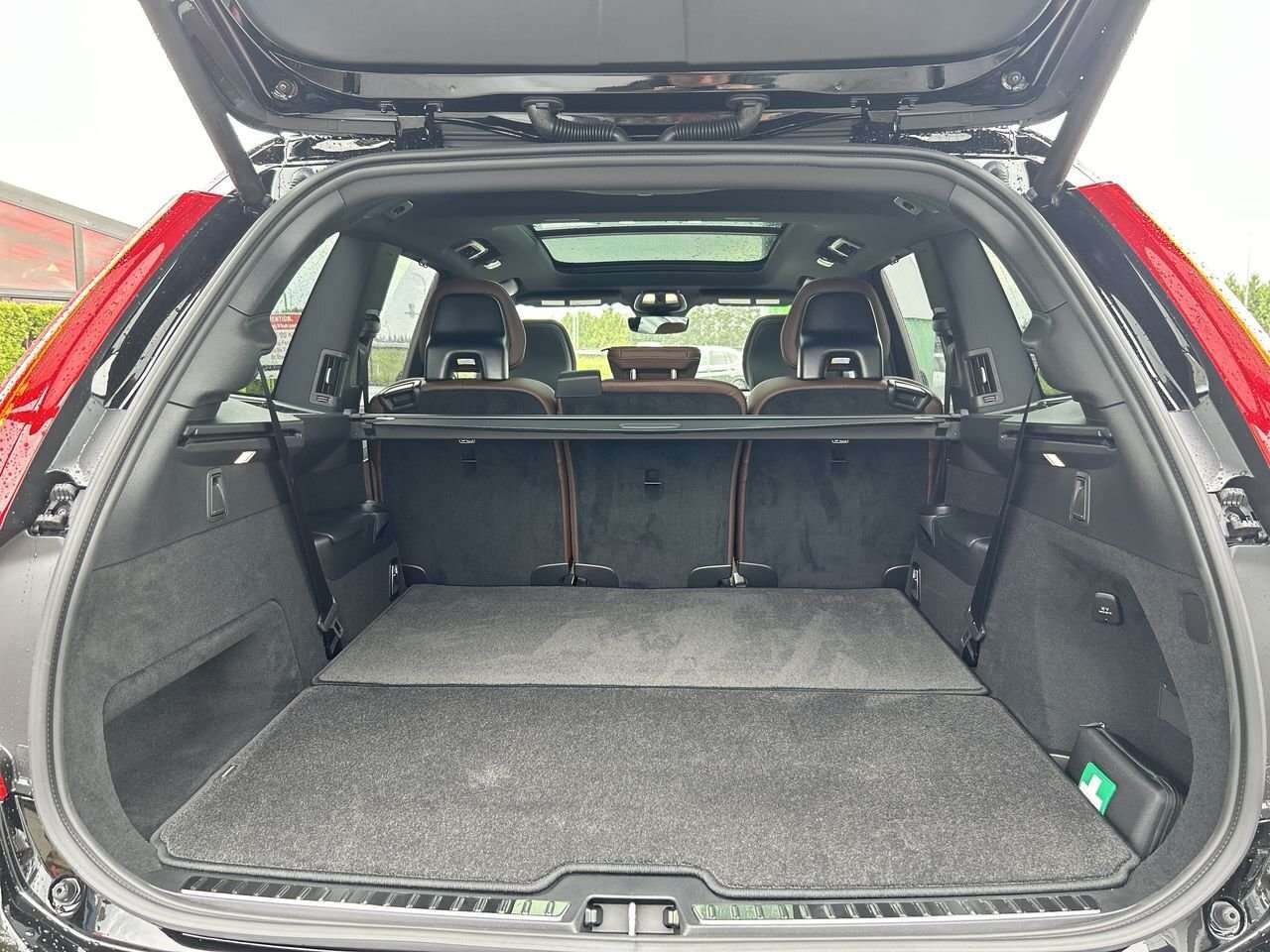 2025 Volvo XC90 Ultra Bright Theme Local | Accident-Free | HUD | P thumb 32