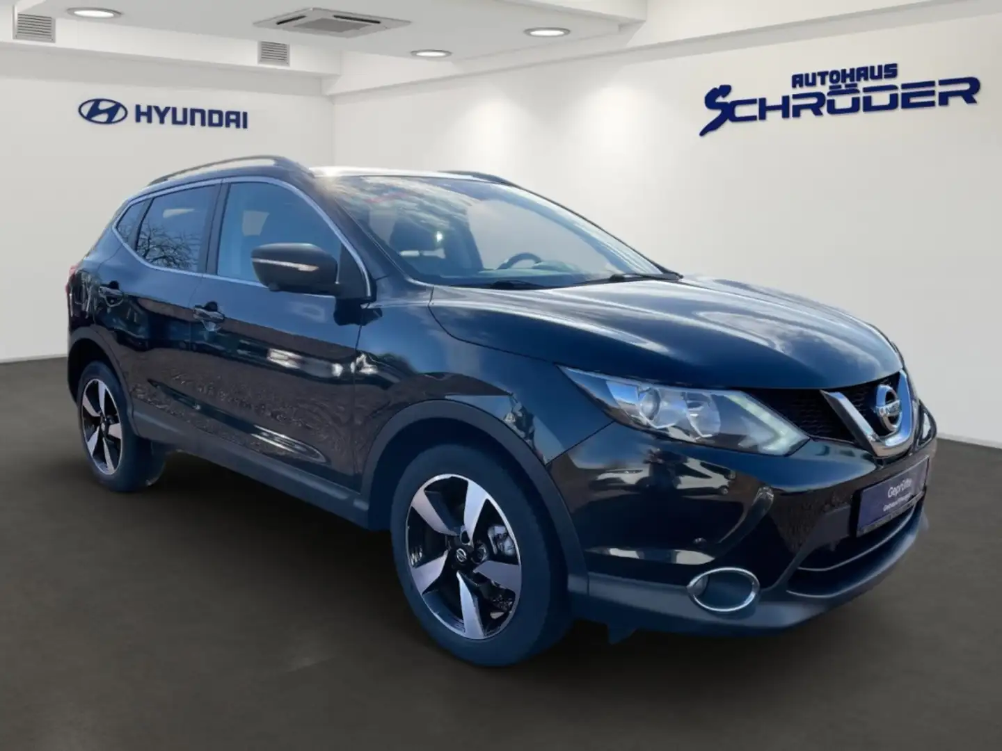 Nissan Qashqai 1.2 N-Connecta Kamera Navi Sitzheizung Schwarz - 2