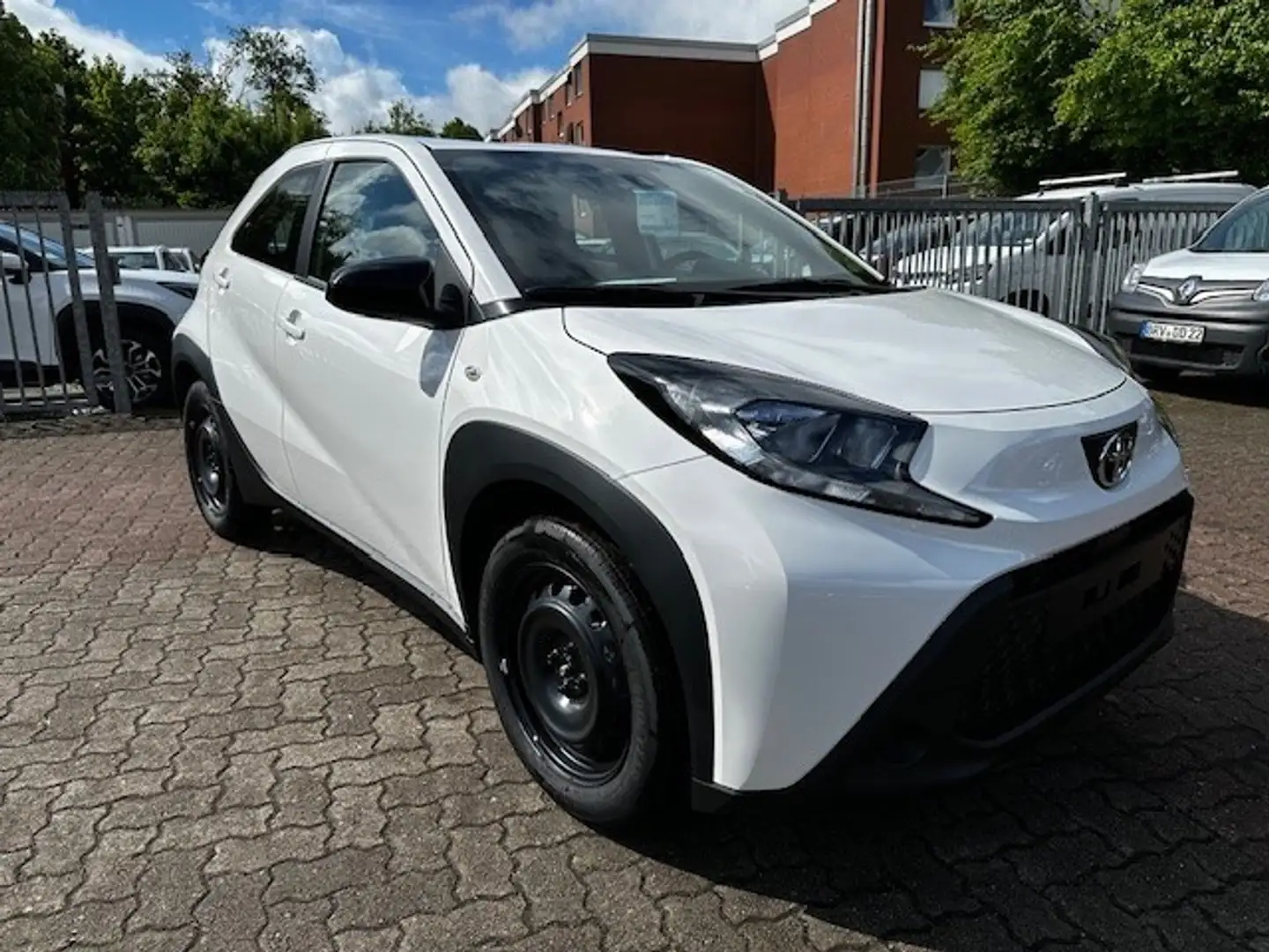 Toyota Aygo X 1,0-l-VVT-i, 5-Türer, Business Edition+++ Bílá - 1
