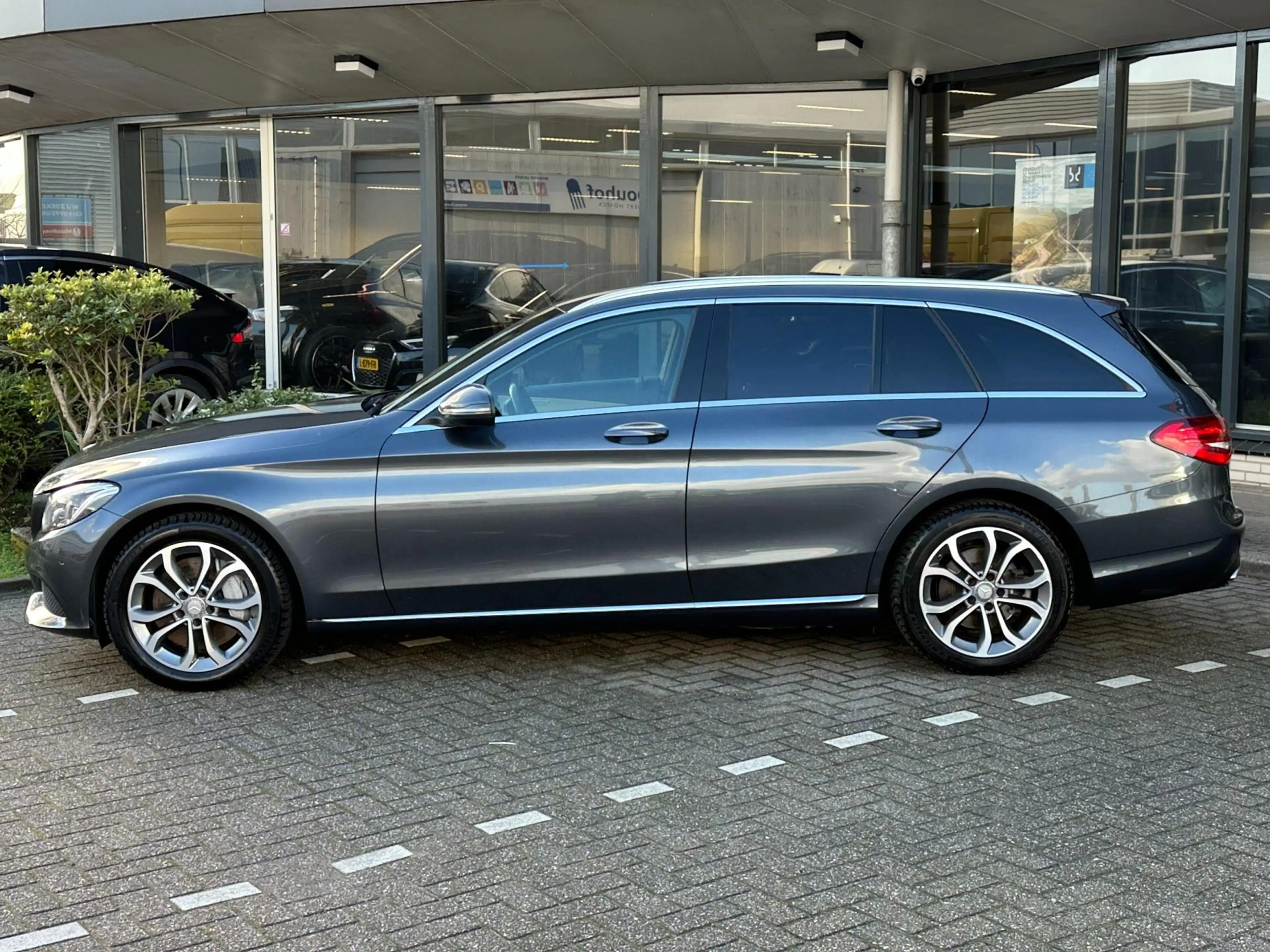 Mercedes-Benz C 350 Estate e Lease Edition — photo 3