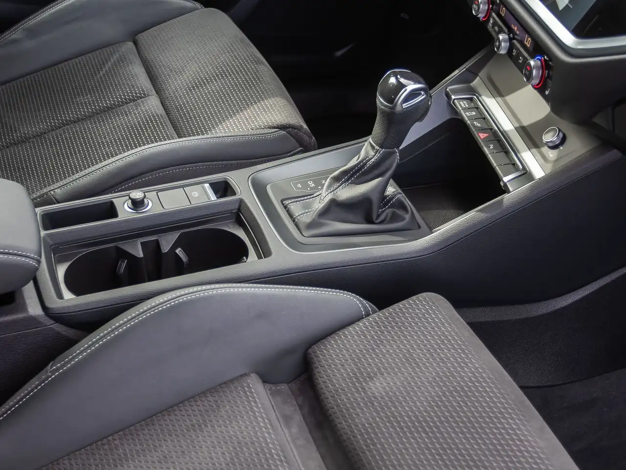 Audi Q3 S line 45TFSI e Stronic LED ACC, миниатюра 29