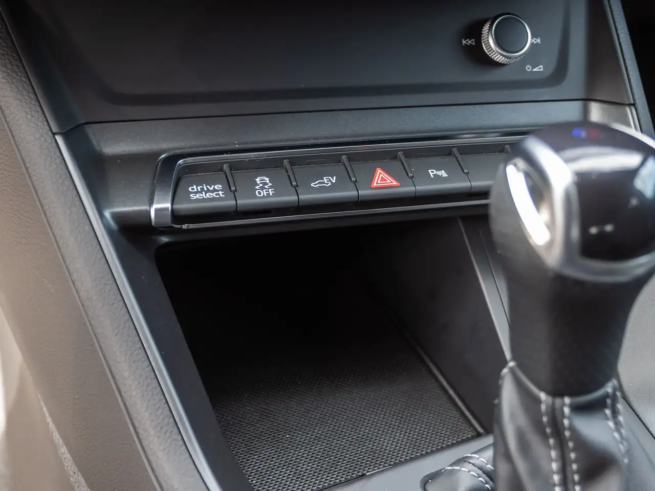 Audi Q3 S line 45TFSI e Stronic LED ACC, миниатюра 20