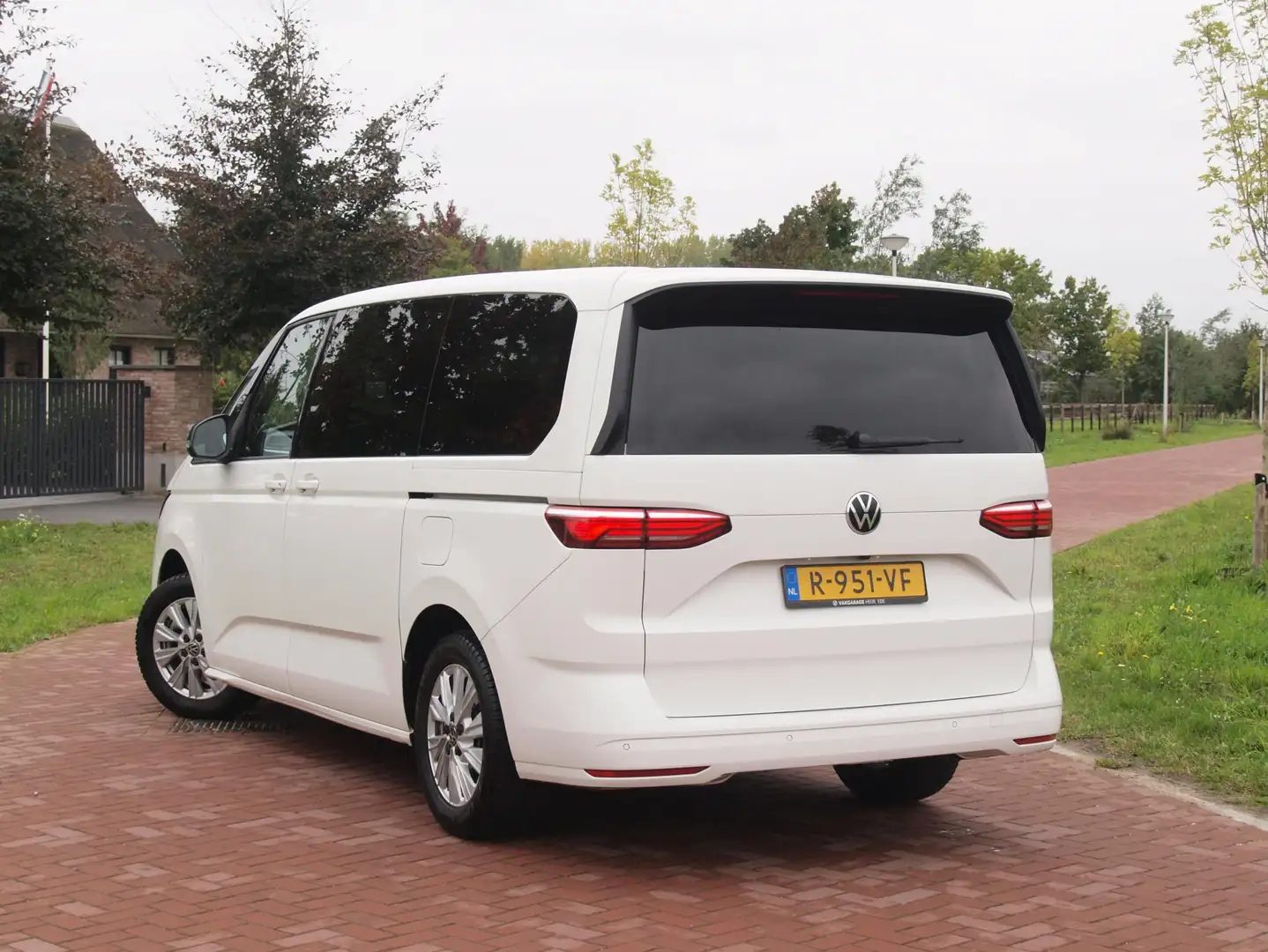 Volkswagen T7 Multivan 1.4 eHybrid L2H1 Life | 7 persoons | Camera | Appl Blanc - 2