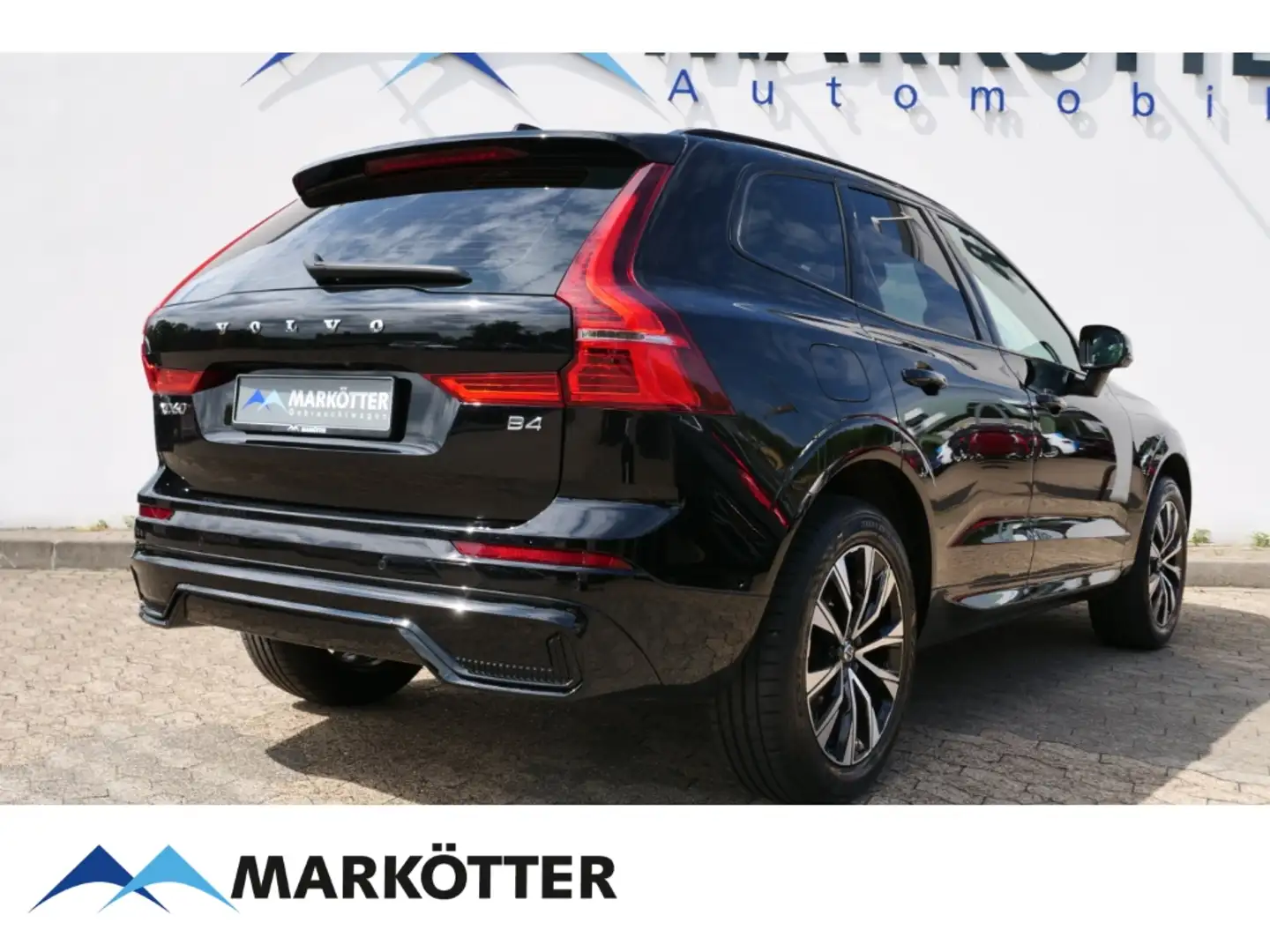 Volvo XC60 B4 Plus Dark ACC/BLIS/Pano/Memory/AHK Schwarz - 2
