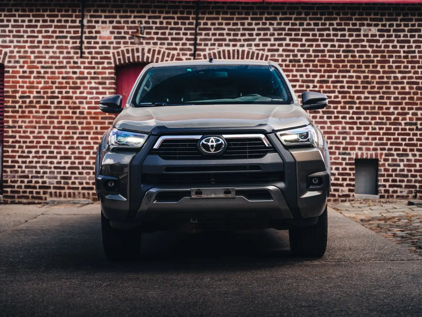 Toyota Hilux Invincible full opt. Bronze - 2