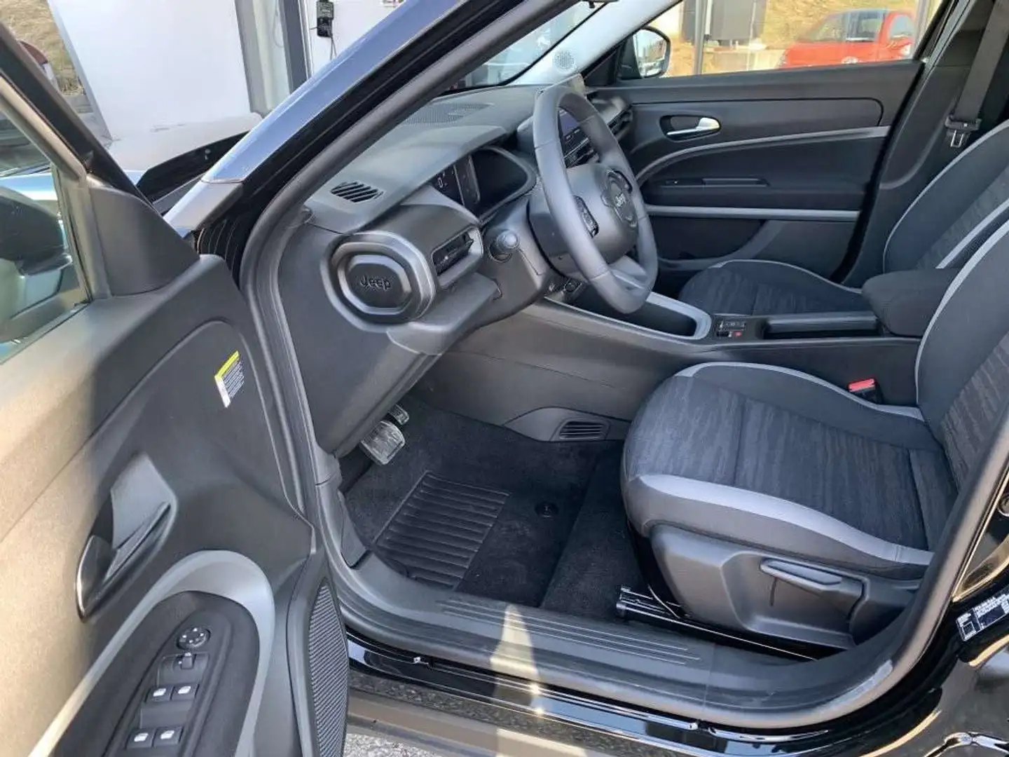 Jeep Avenger 1.2 Turbo 100 CV Zwart - 2