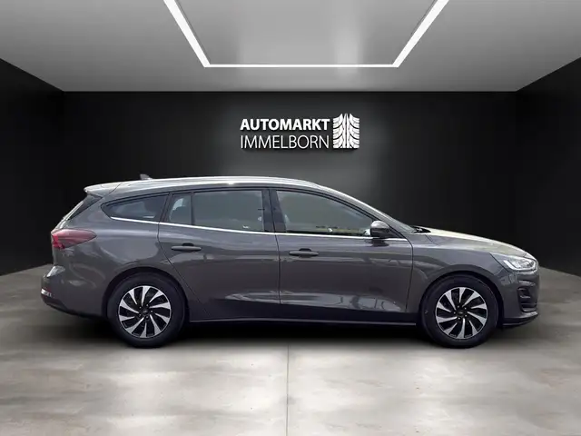 Ford Focus view 7
