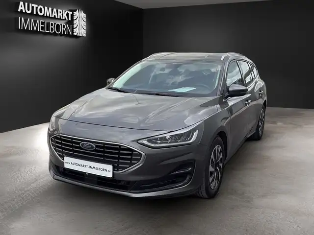 Ford Focus view 3