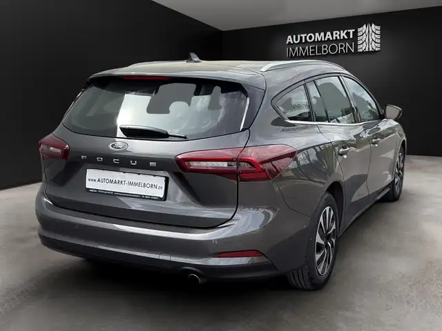 Ford Focus view 11