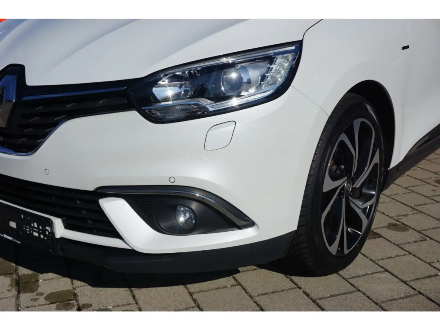 Renault Grand Scenic TCe140 BOSE Edition EDC AHK Navi SHZ 20'' LM Weiß - 2