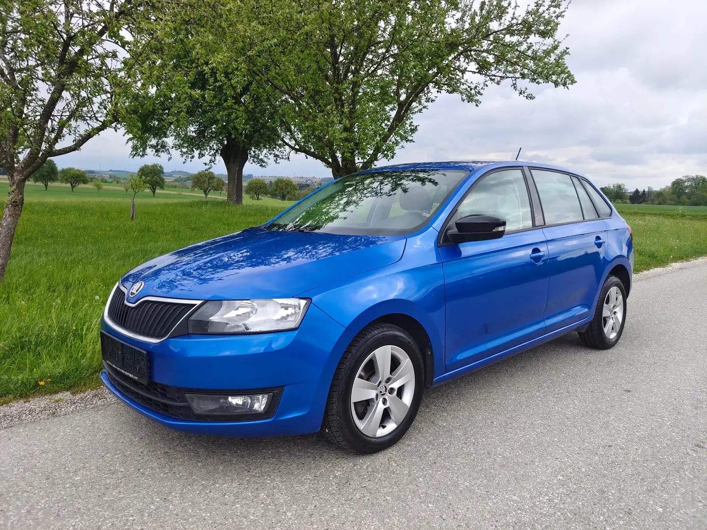 Skoda Rapid/Spaceback Ambition Blau - 1