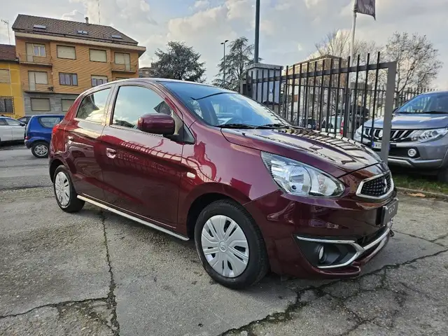 Mitsubishi Space Star view 3