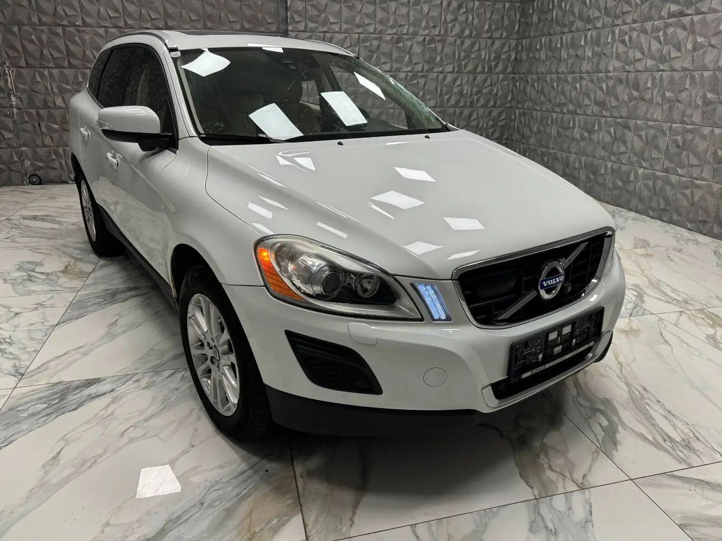 Volvo XC60 Summum AWD*Voll Fahrbereit*171.925km*VOLLLL Weiß - 1