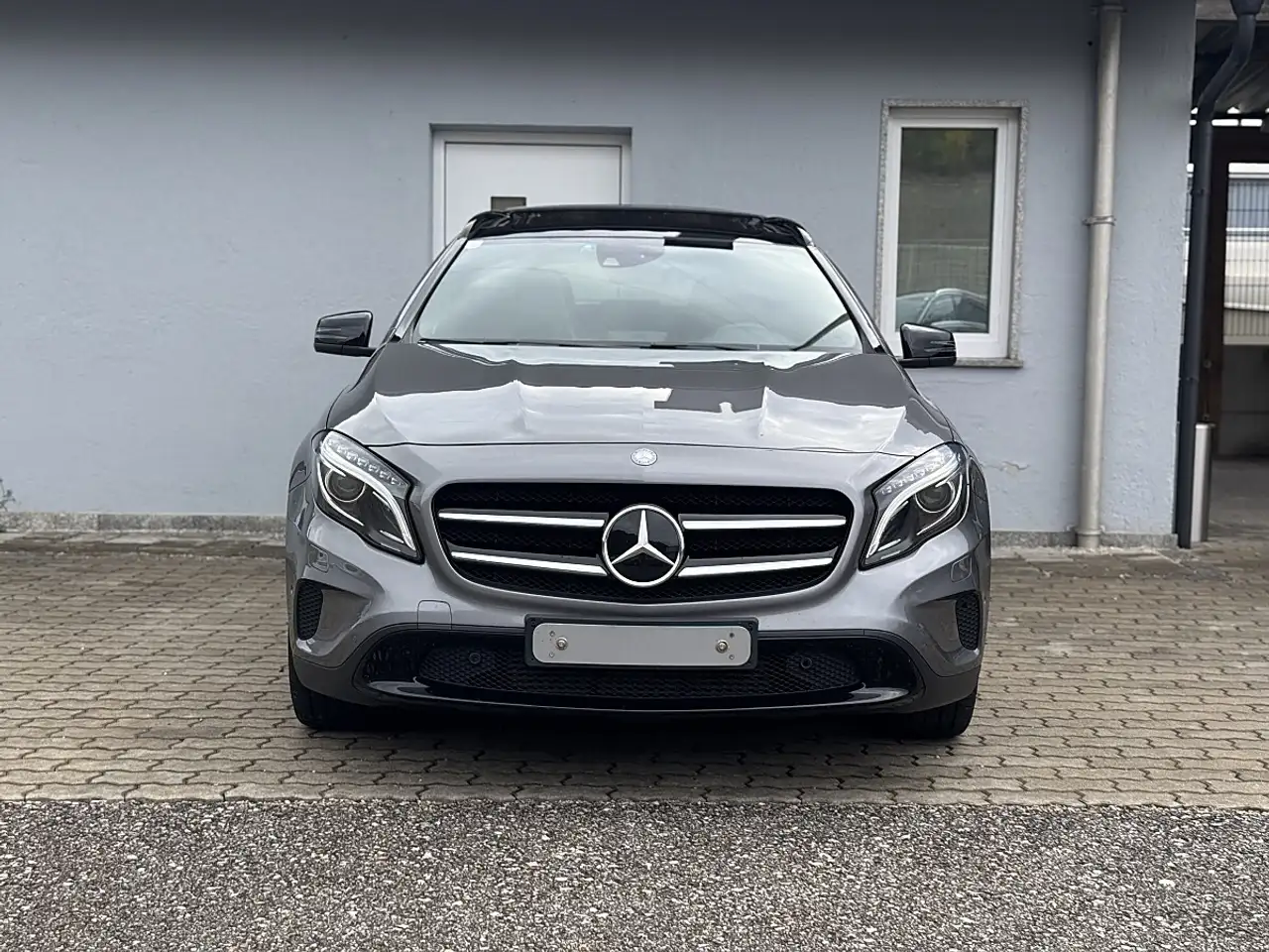 Mercedes-Benz GLA 200