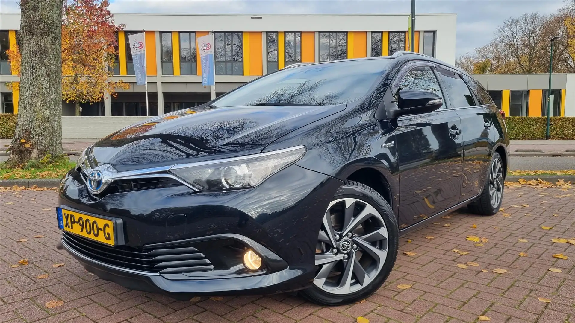 Toyota Auris 1.8 Hybrid Aut Dynamic Camera/ dealer ondh. Gris - 1