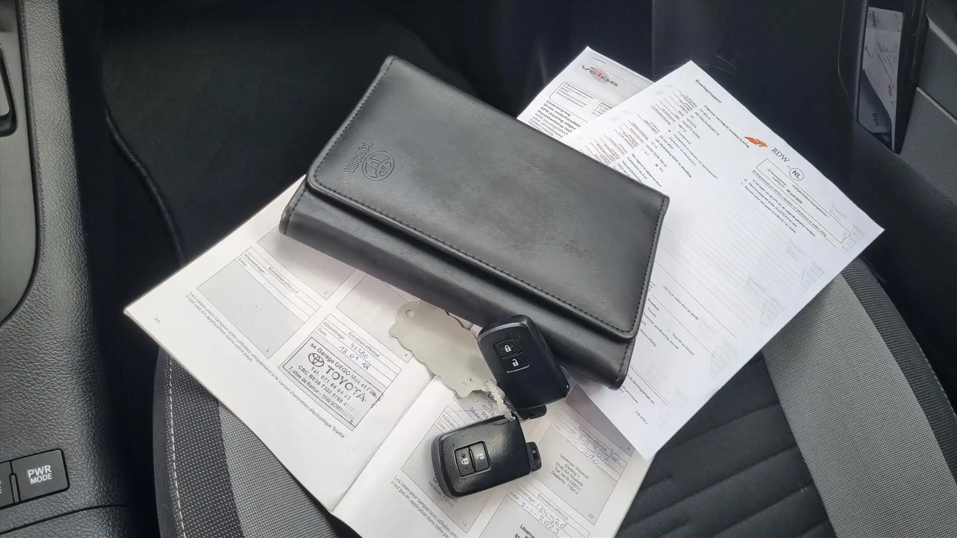 Toyota Auris 1.8 Hybrid Aut Dynamic Camera/ dealer ondh. Gris - 2