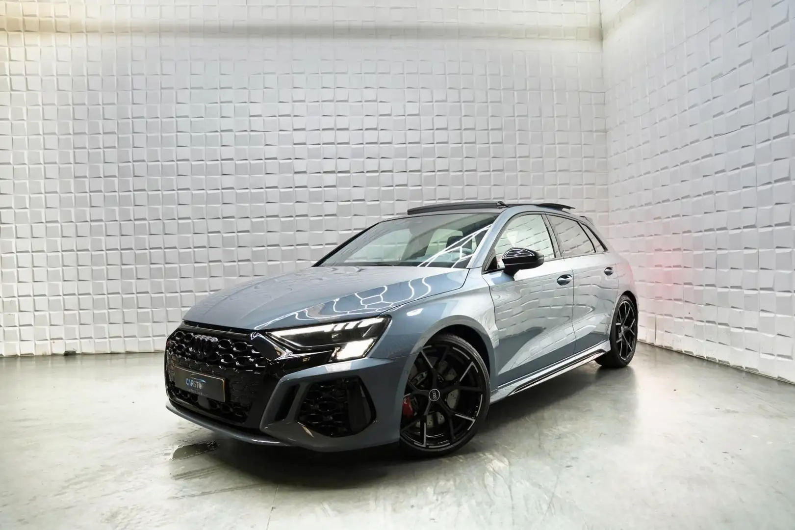 Audi RS3 A3 Sportback 2.5 TFSI quattro PANO B&O HUD MEMORY Grijs - 1