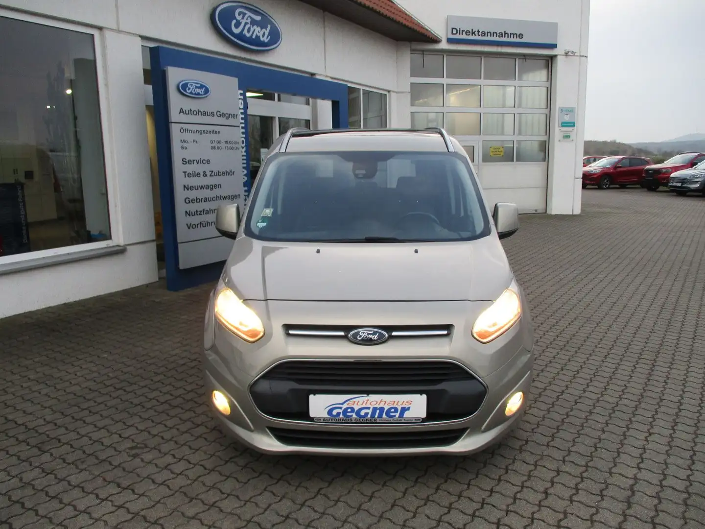 Ford Tourneo Connect 100PS Titanium AHK Kamera Beżowy - 2