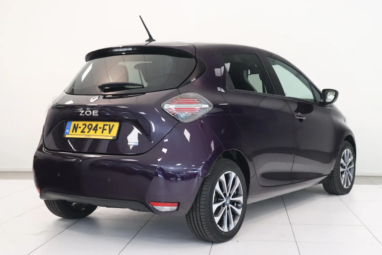 Renault ZOE R135 Intens 52 kWh | Camera | Climate control | Na Violet - 2