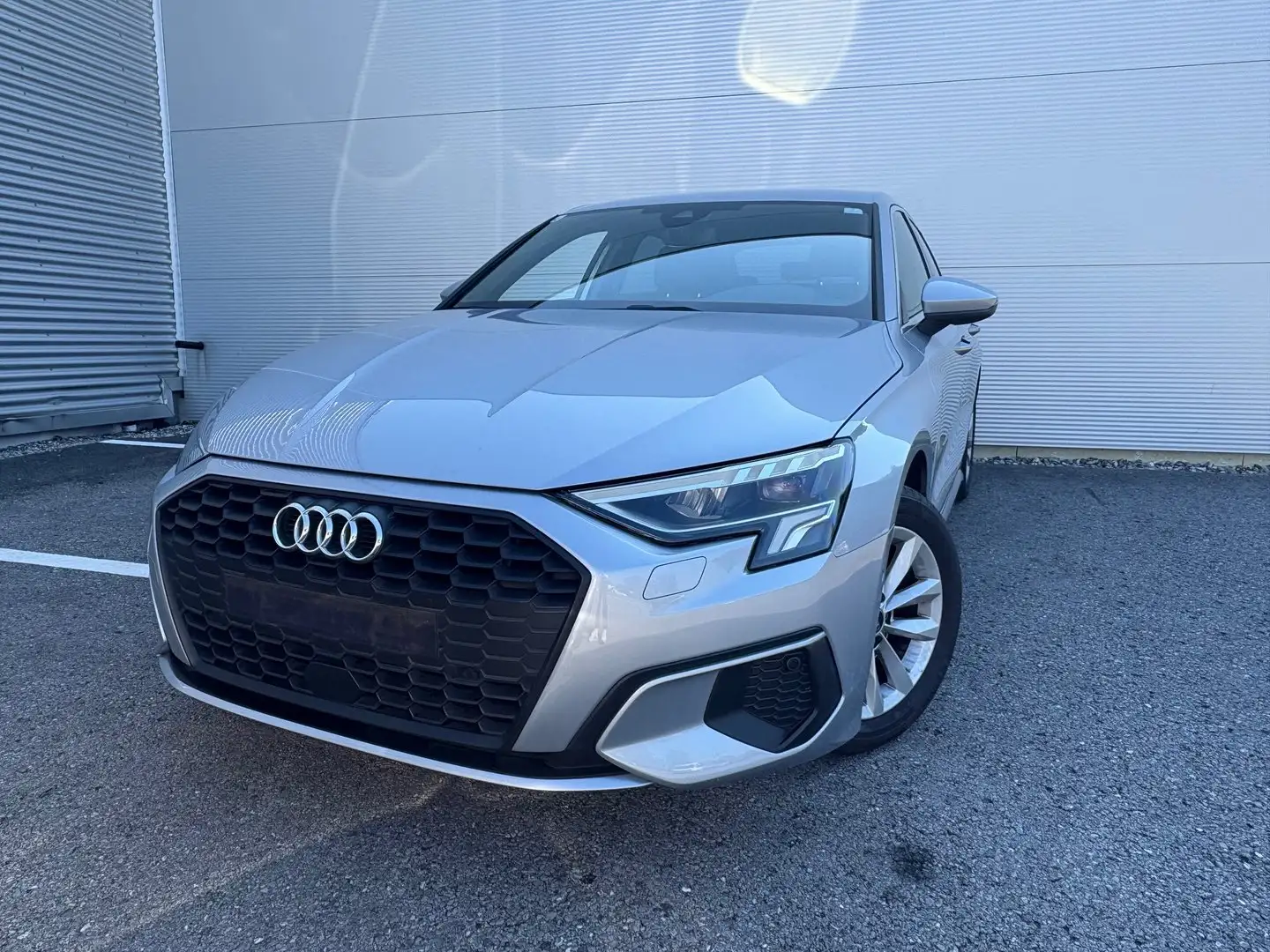 Audi A3 30 TFSI Silber - 1