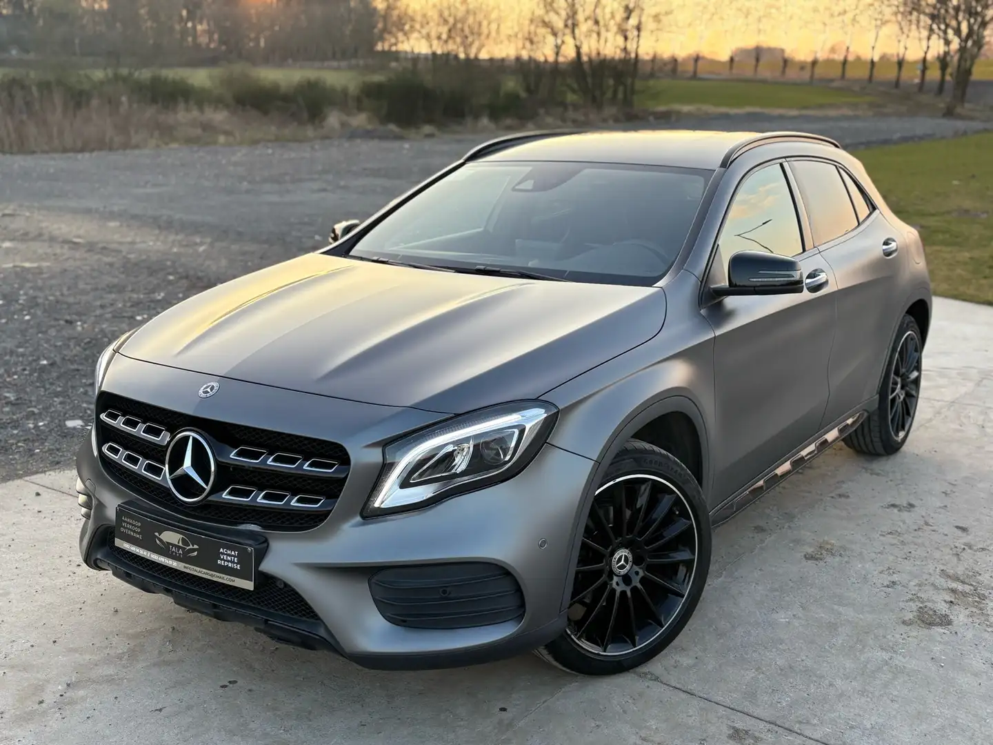 Mercedes-Benz GLA 180 AMG LINE/PACK NIGHT/AUTOMAT/CUIR/GARANTIE/GRIS MAT Grau - 1
